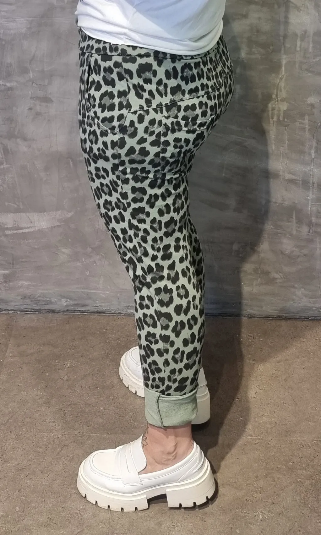 Cassie Leo Pant Kaki