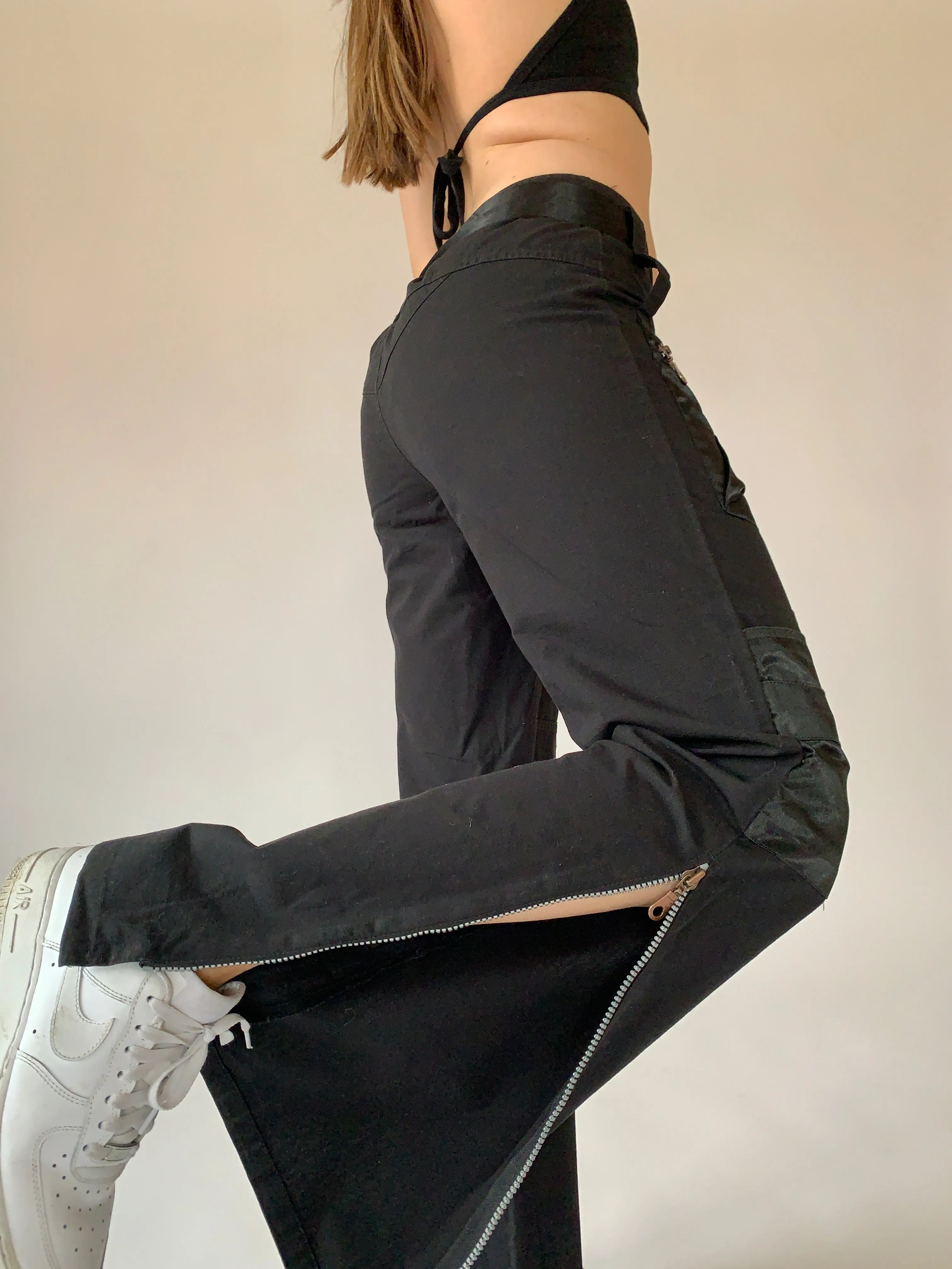 L.E.I. Cargos