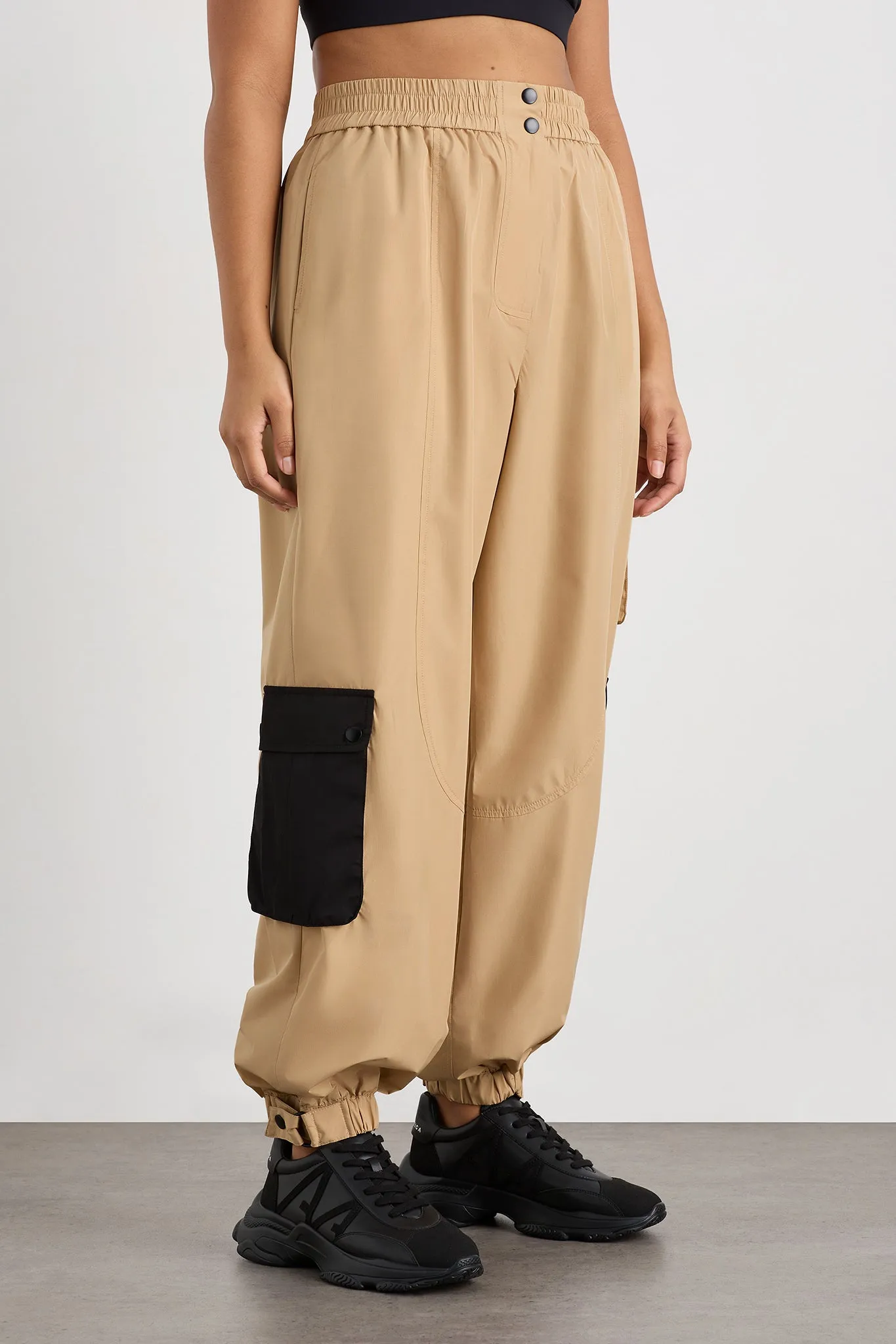 Parachute Pants 511