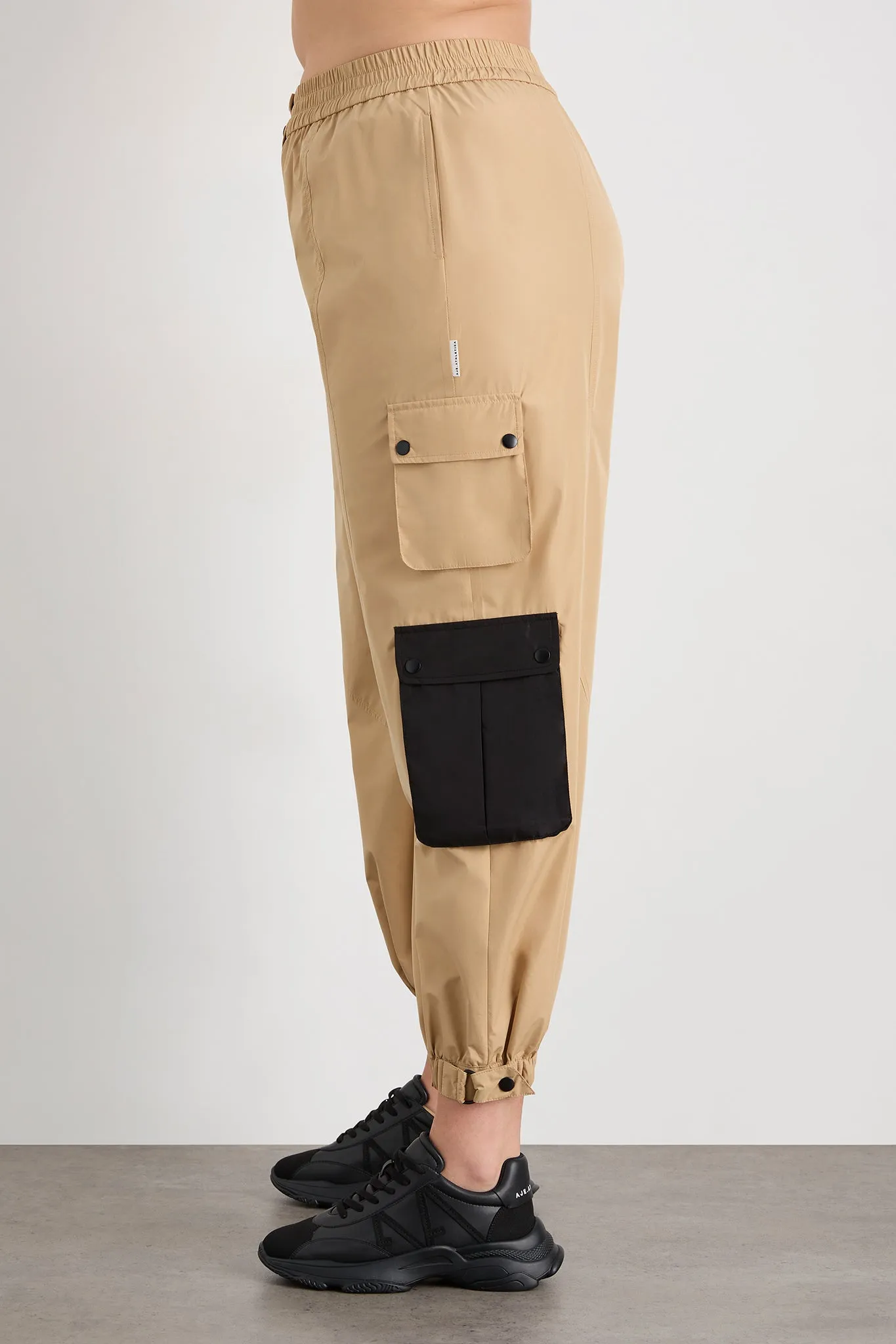 Parachute Pants 511