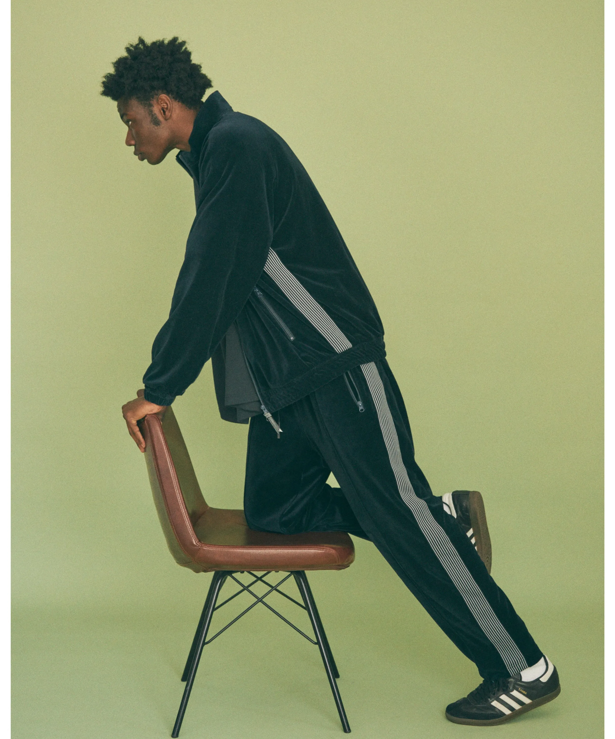 VELOUR TRACK PANTS "BLACK"