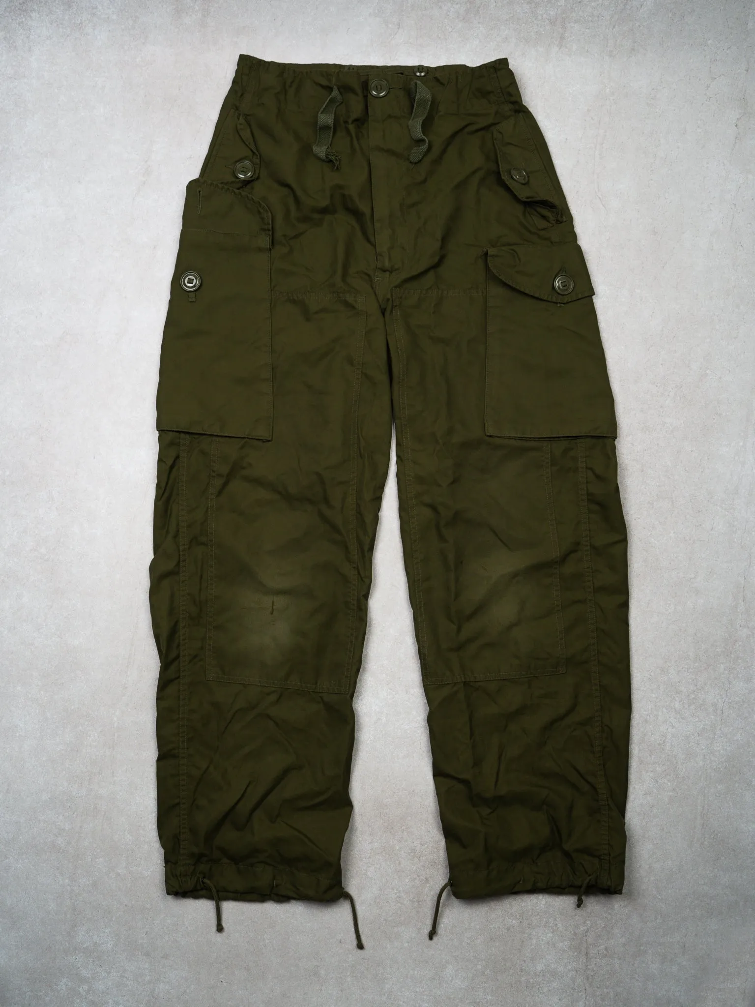 Vintage '89 Adjustable Green Army Windproof Parachute Pants (26-33 x 31)