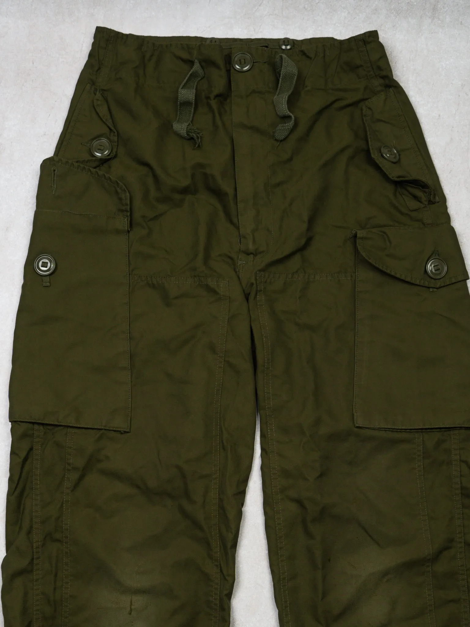 Vintage '89 Adjustable Green Army Windproof Parachute Pants (26-33 x 31)
